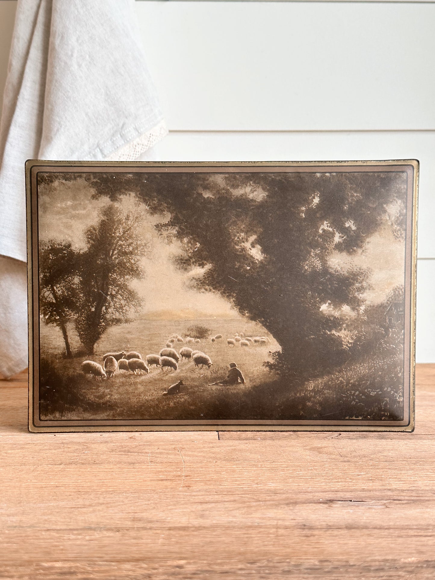 Vintage Uneeda Tin Box