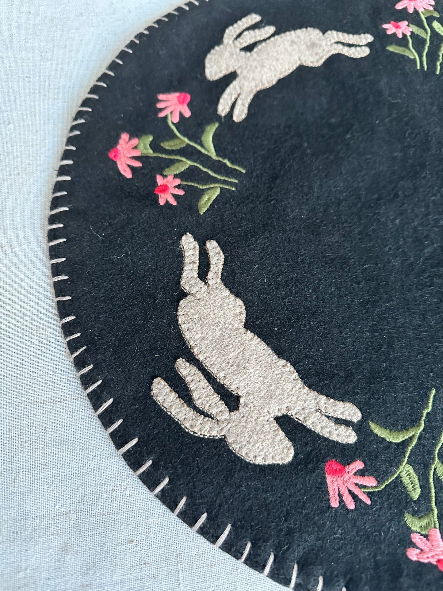 Appliqué Bunny Candle Mat