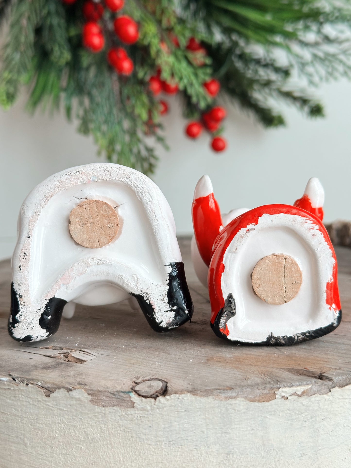 Vintage Hugging Santa & Mrs Clause Salt and Pepper Shakers