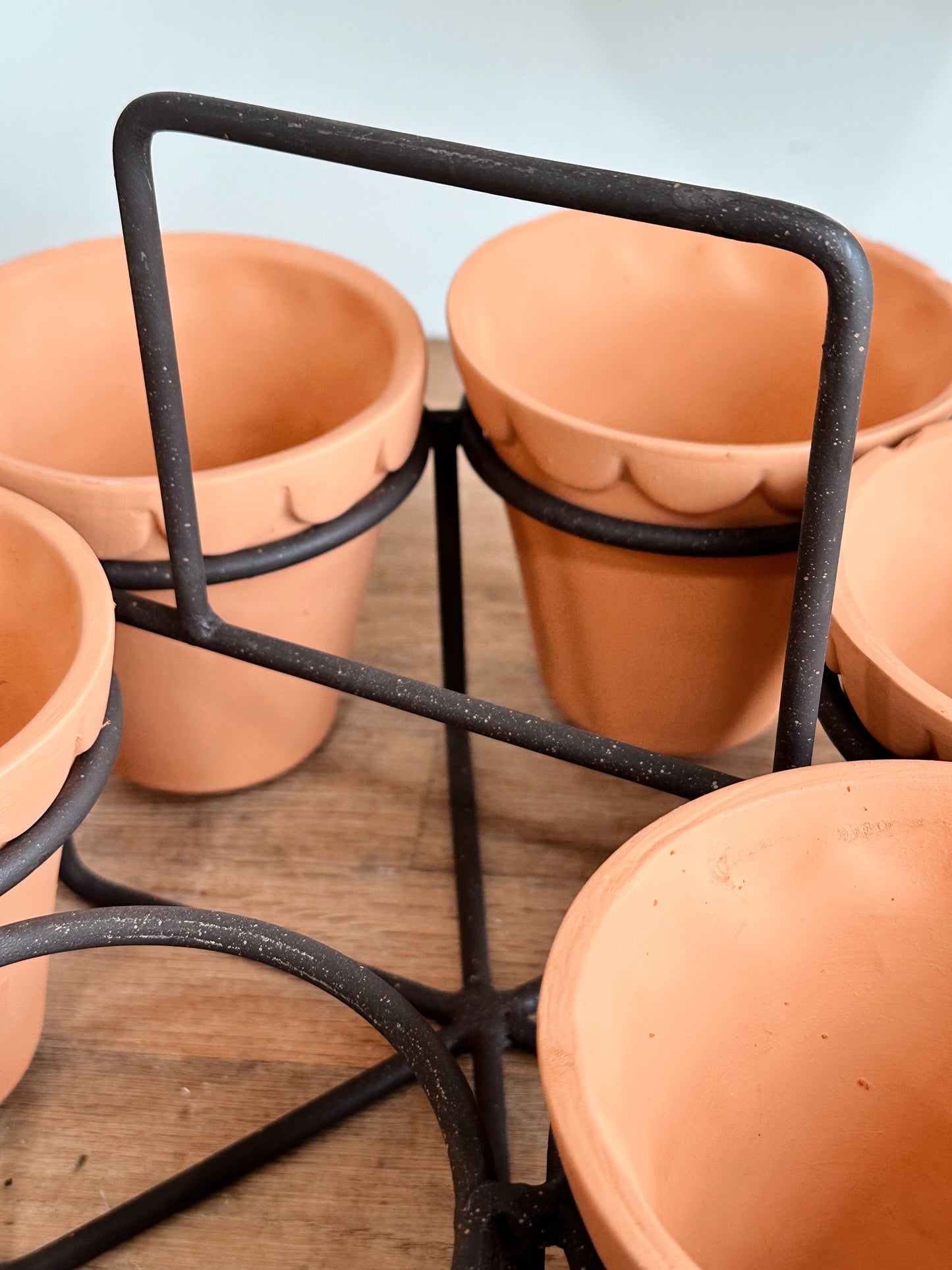 Scalloped Terracotta Pot Caddy