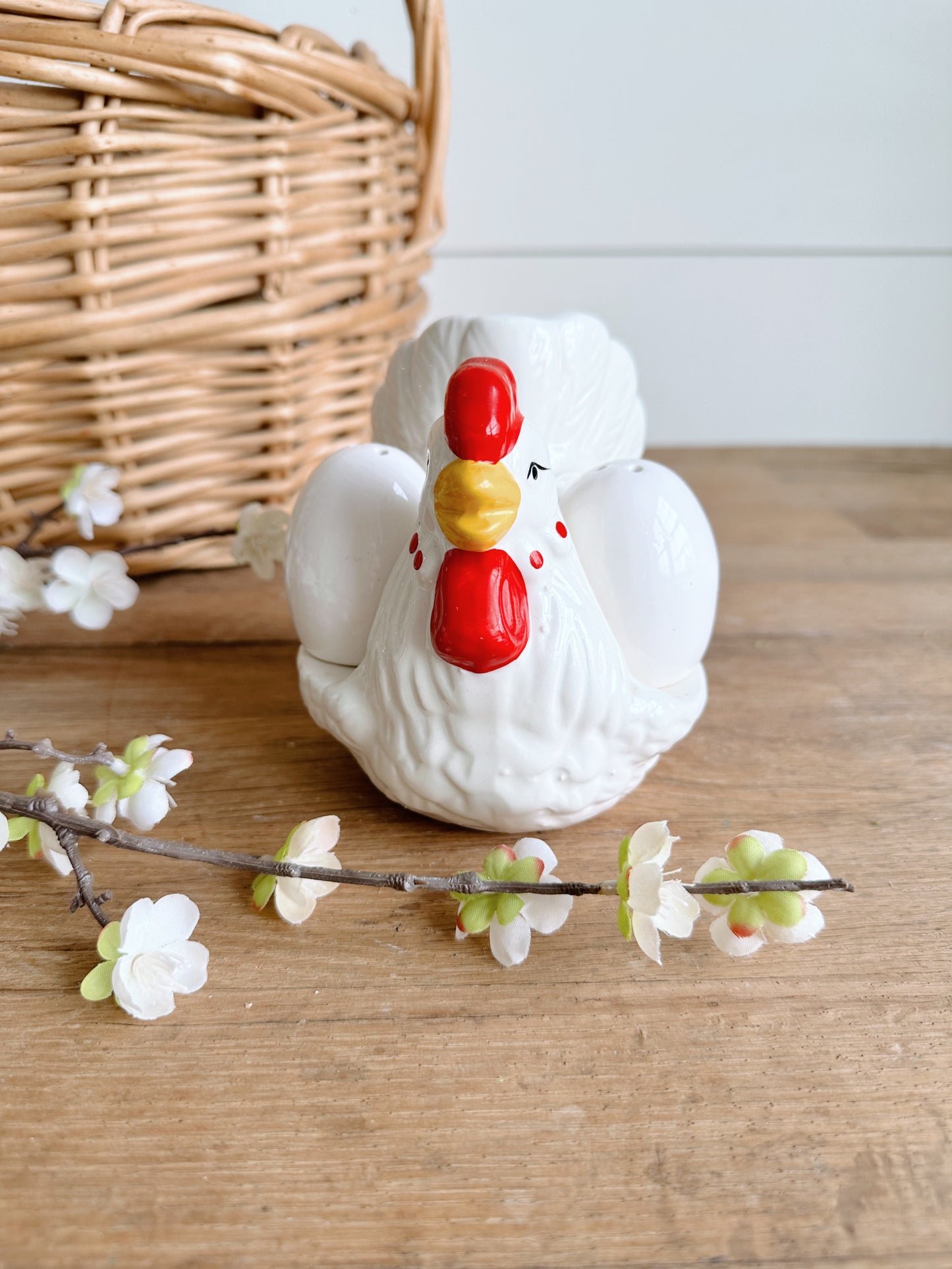 Vintage Hen & Eggs Salt and Pepper Shaker Set