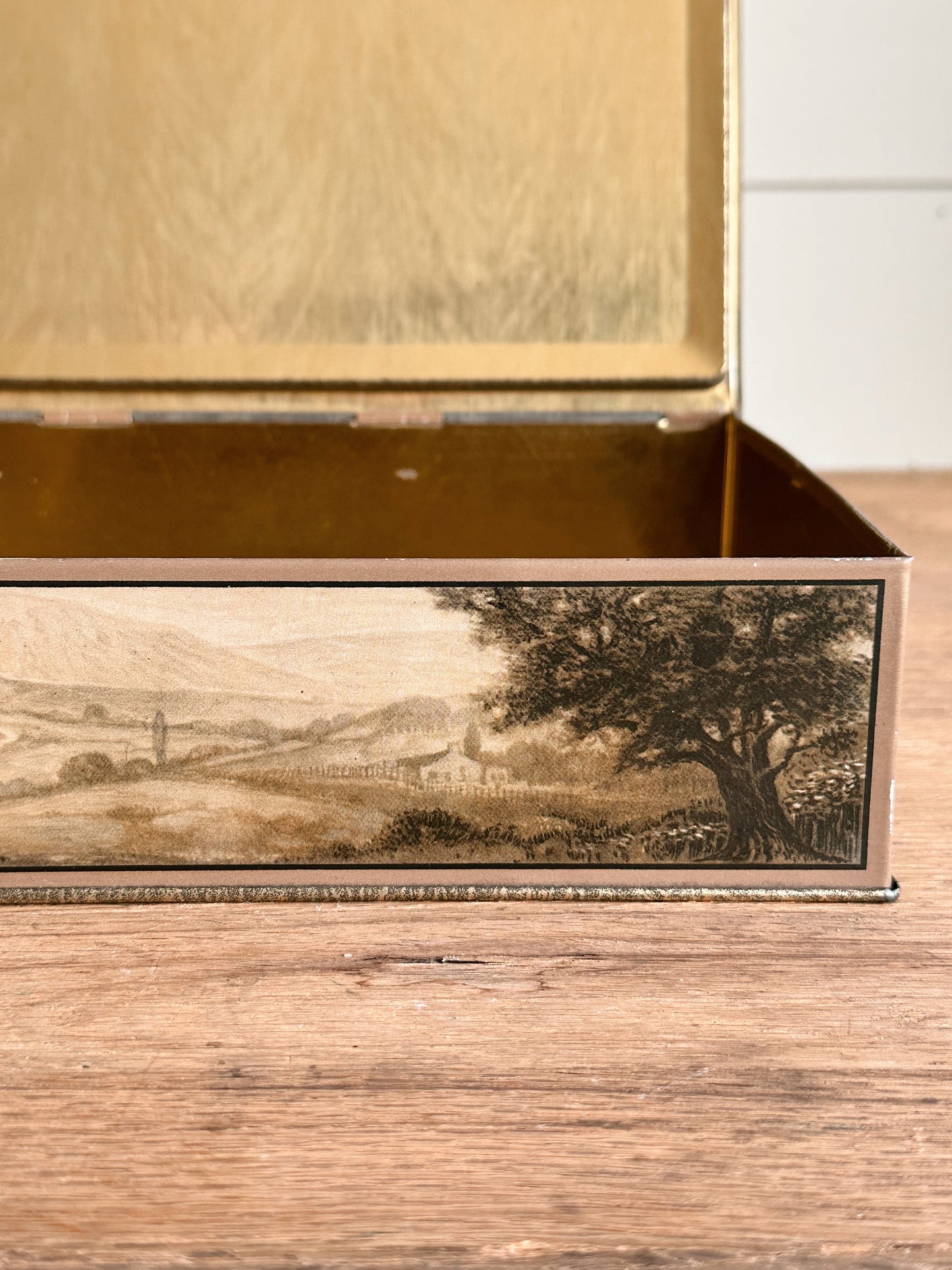 Vintage Uneeda Tin Box
