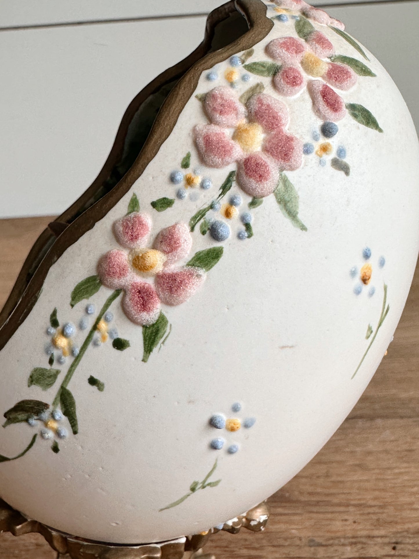 Beautiful Vintage Egg on a Pedestal