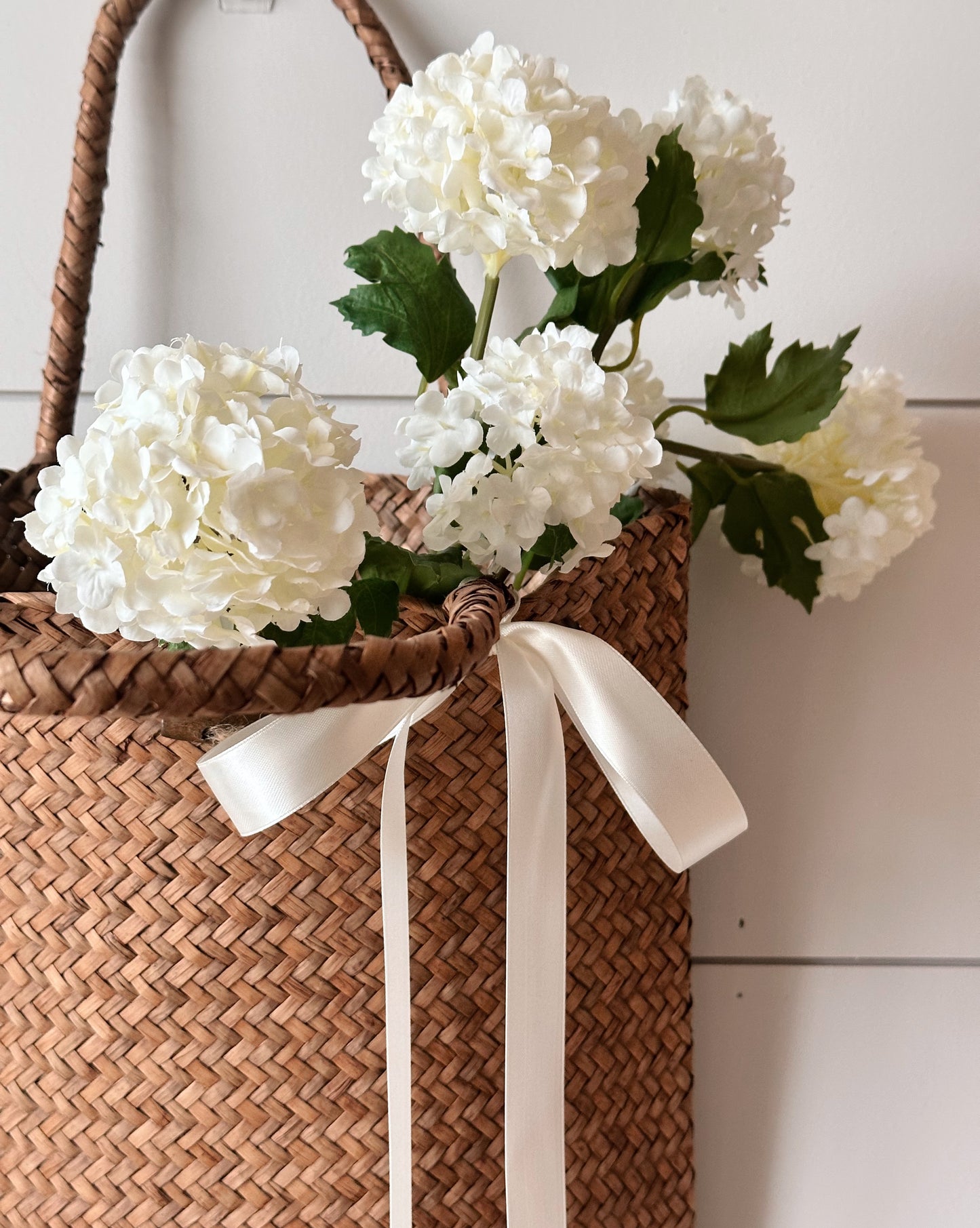 White Snowball Verbena Bundle (3 stems per bundle)