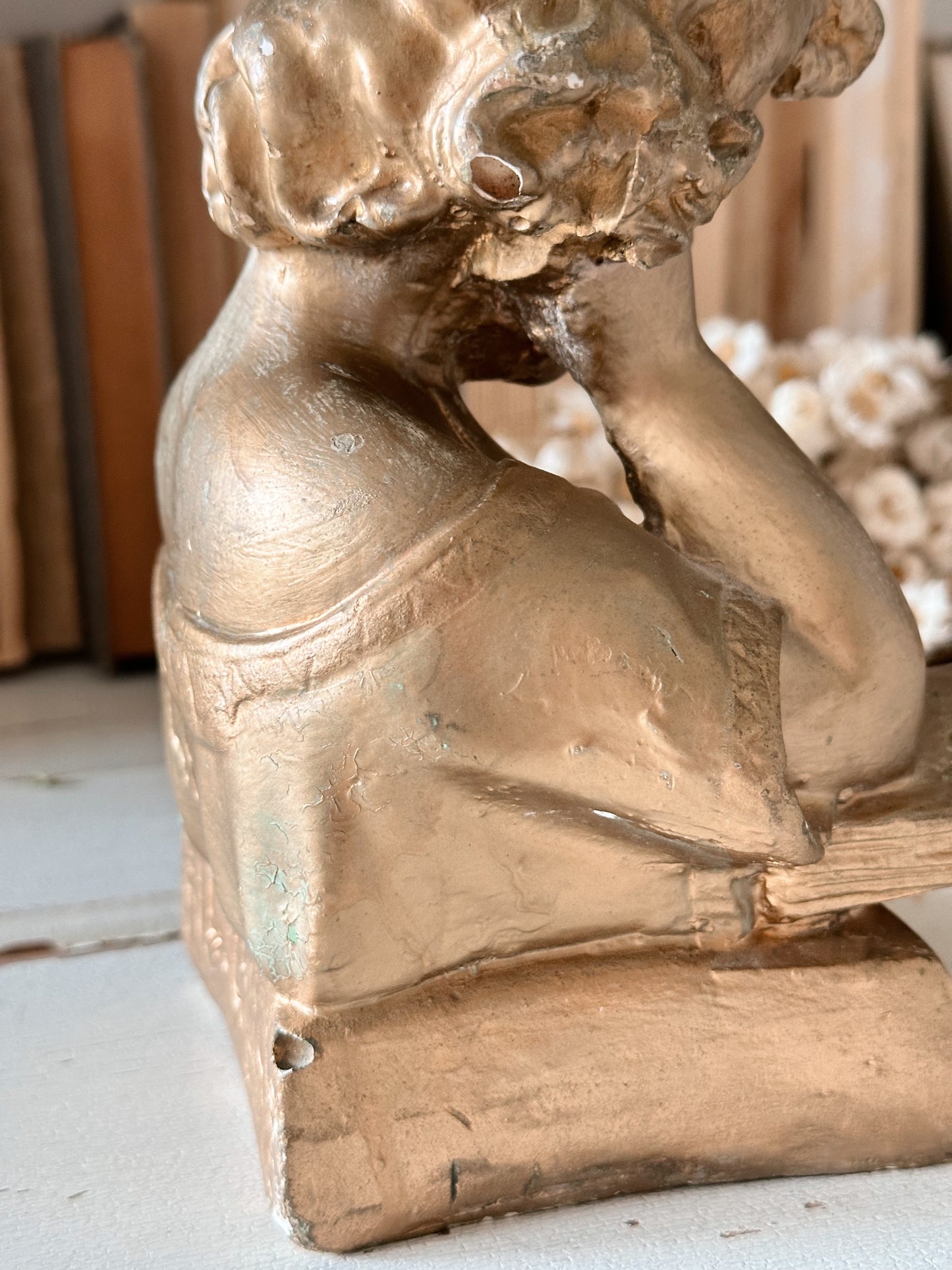 Vintage Plaster Statue (Lecture)