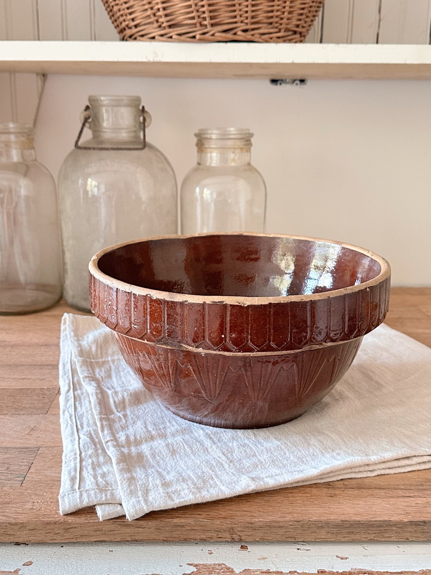 Vintage Picket Fence Stoneware Bowl in Brown