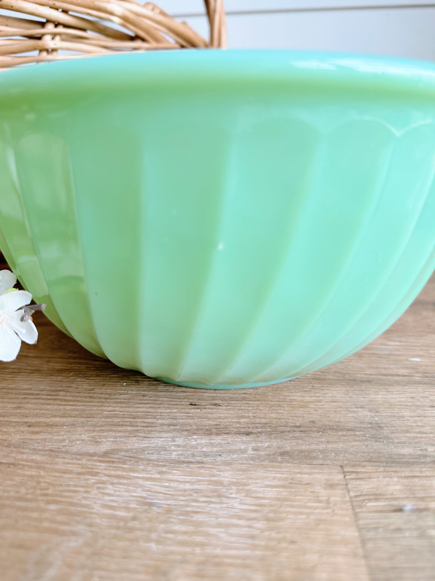 Vintage Fire King Jadeite Swirl Bowl