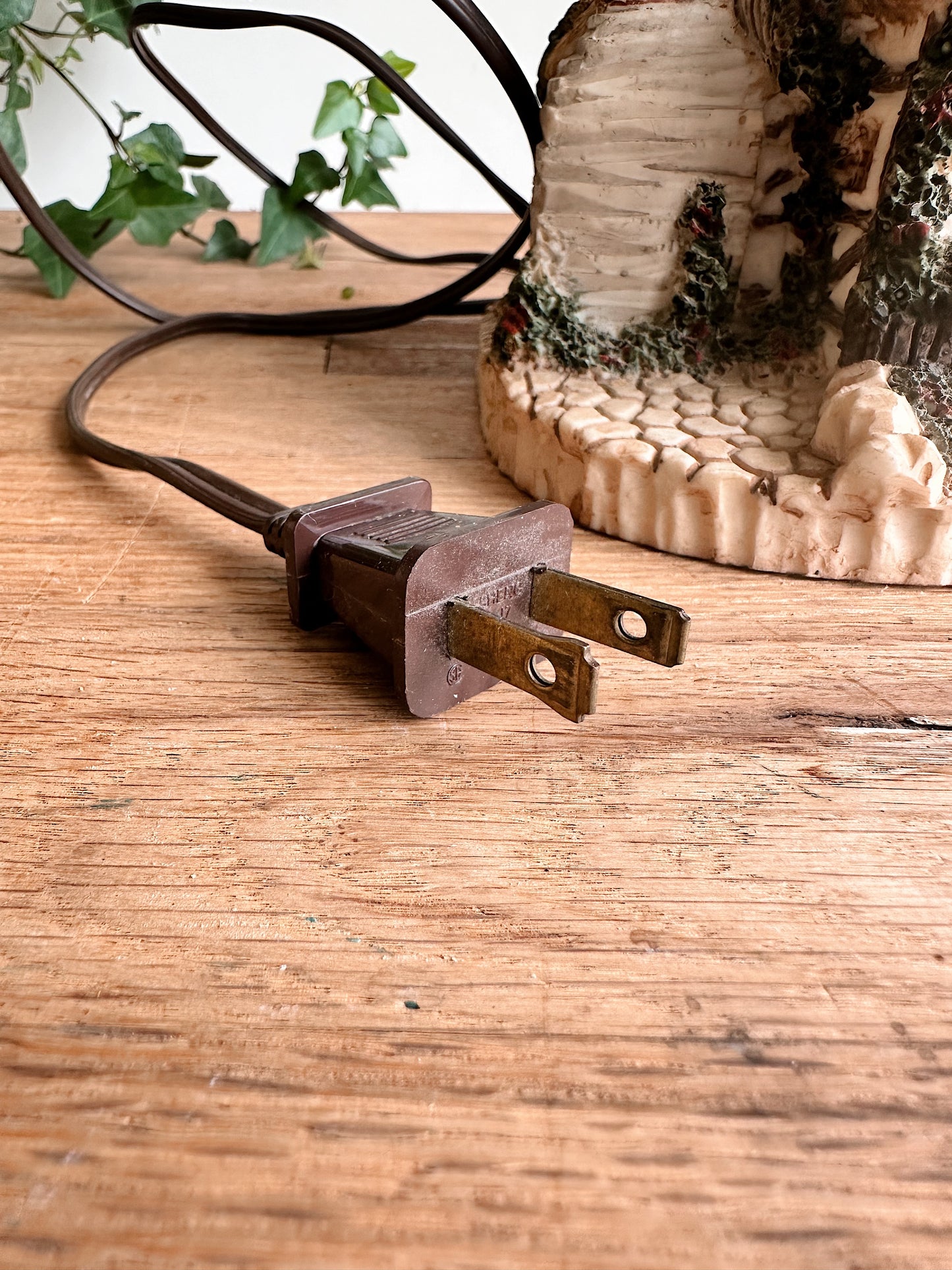 Vintage Cottage Lamp