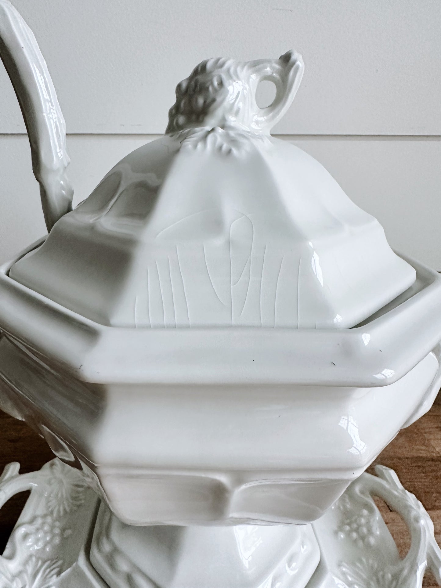 Gorgeous Vintage Red Cliff Ironstone Tureen (complete set)