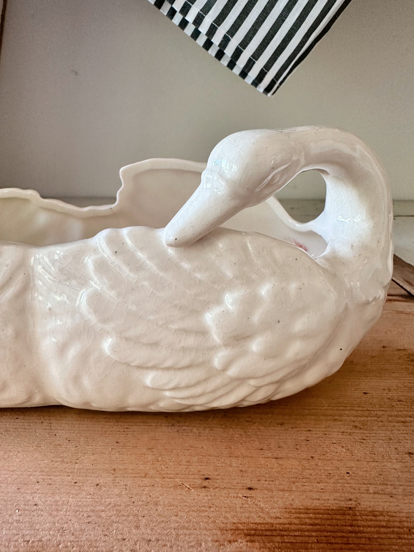 Lovely Vintage Swan Planter