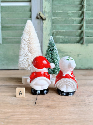 Vintage Santa & Mrs Clause Salt and Pepper Shakers