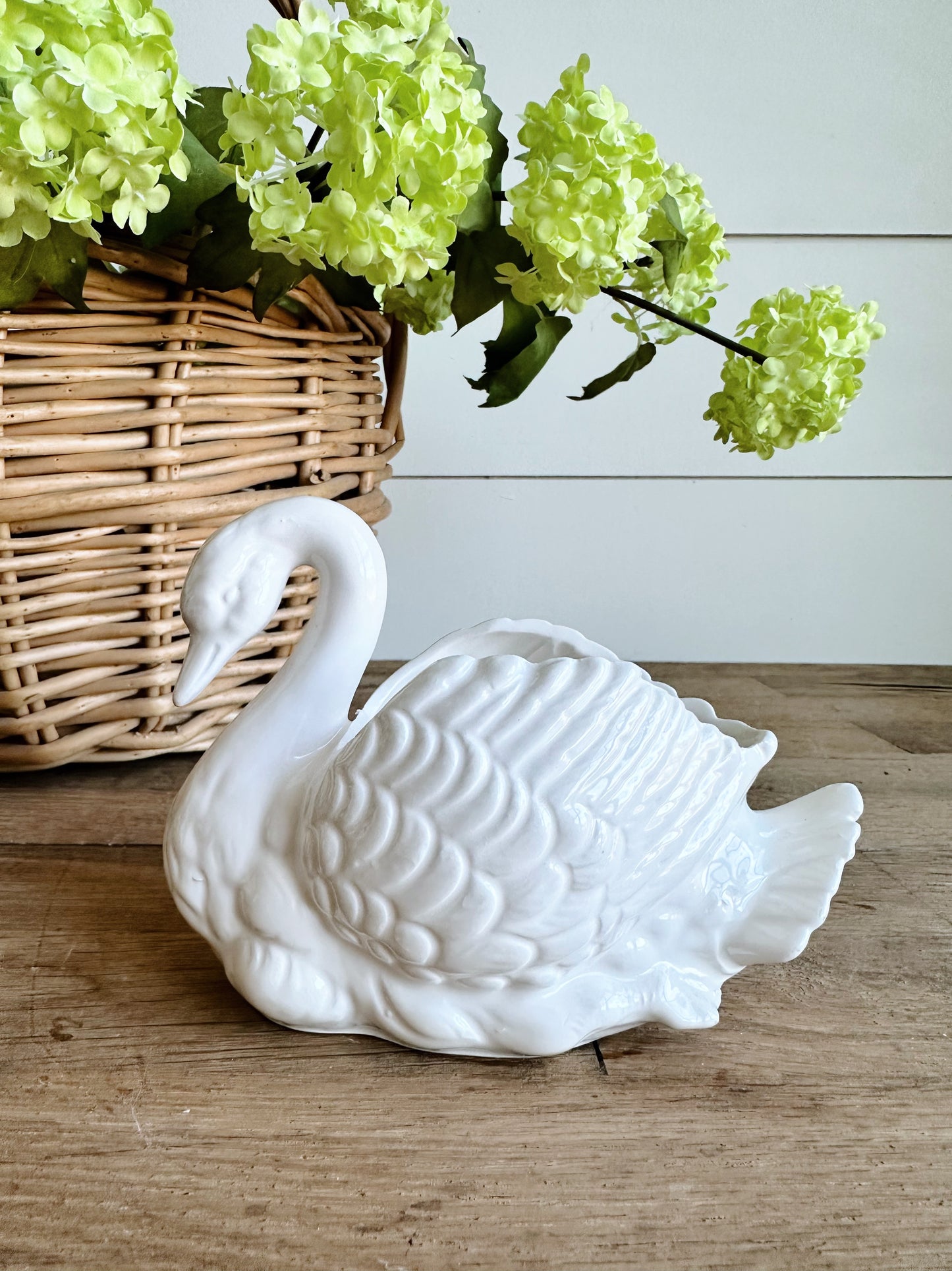 You Choose the Scent - Ceramic Swan Vintage Vessel Candle