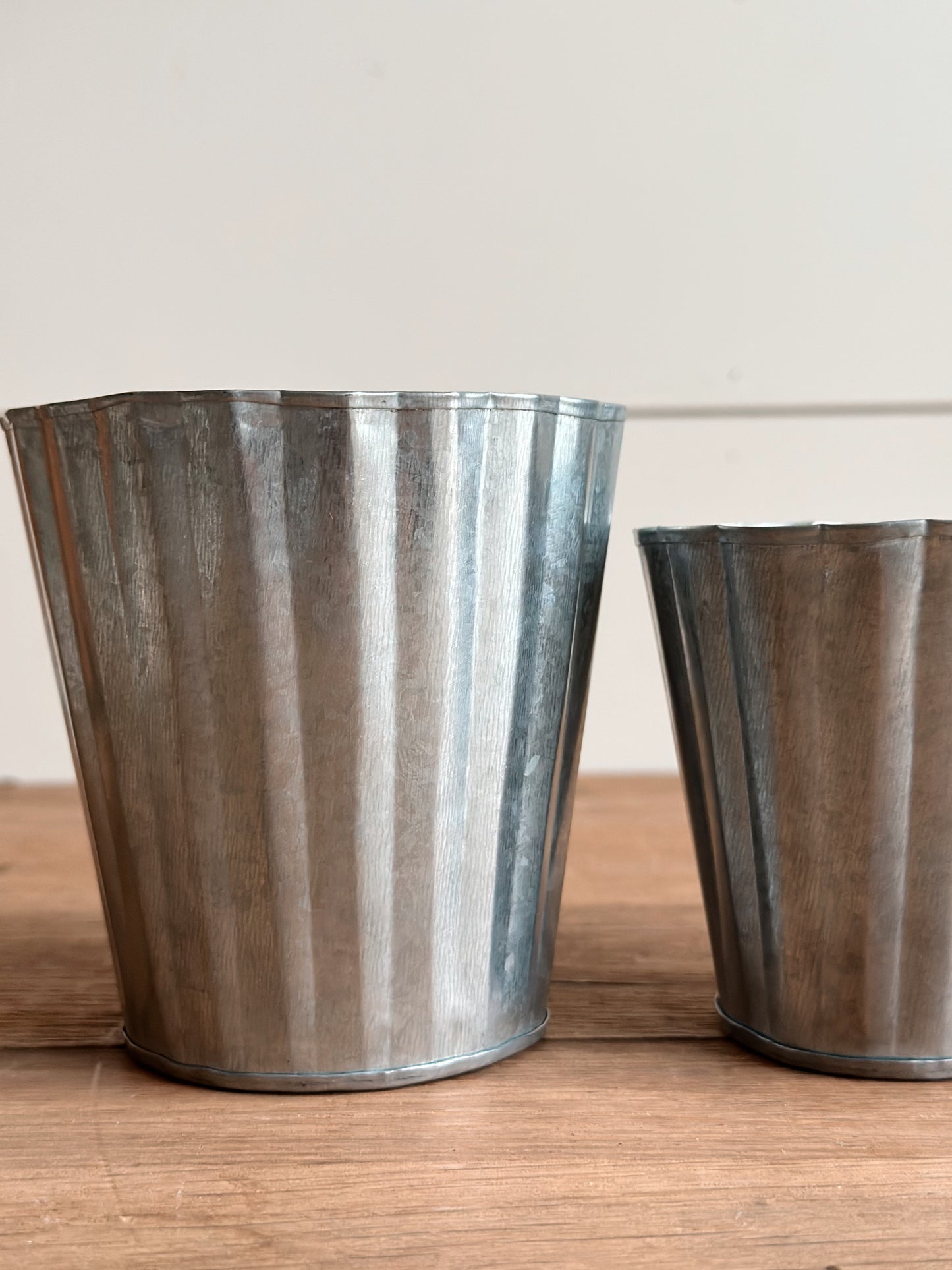 Set Of 3 Fluted Tin Pots