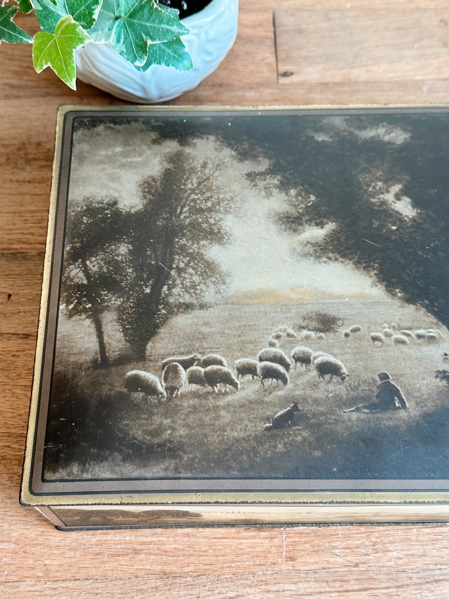 Vintage Uneeda Tin Box