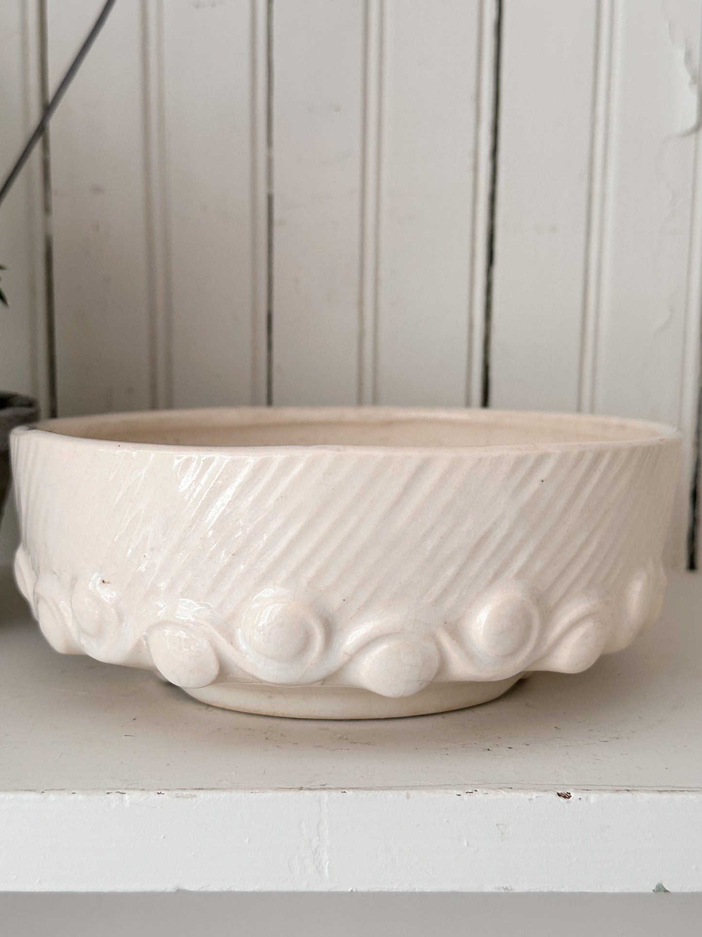 Vintage McCoy Bulb Planter with Wave Knob Design