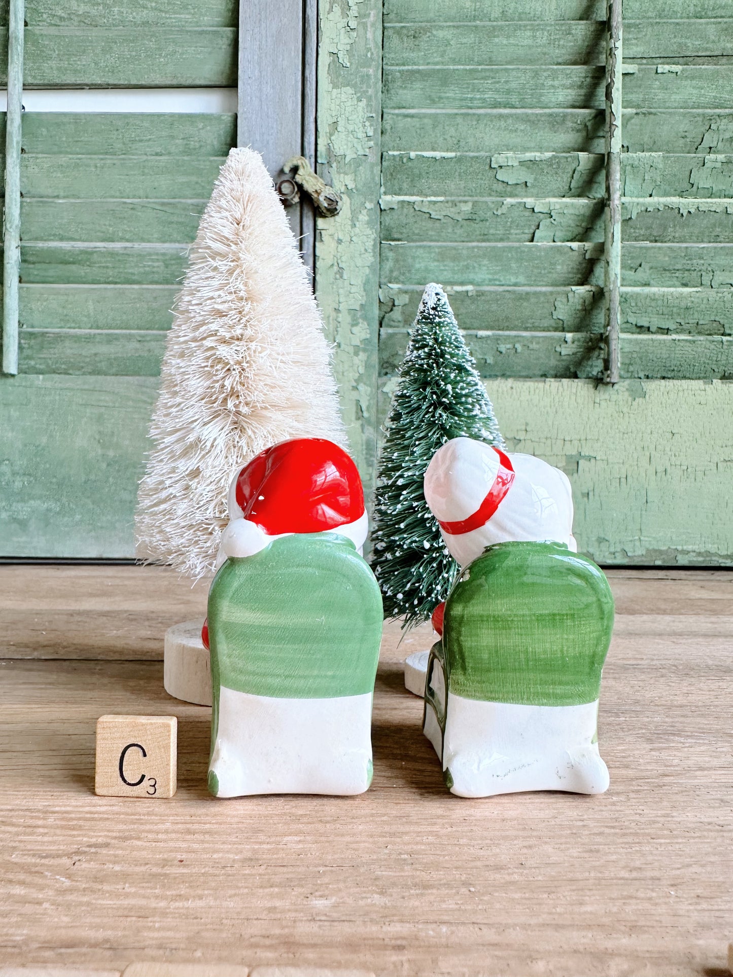 Vintage Santa & Mrs Clause Salt and Pepper Shakers