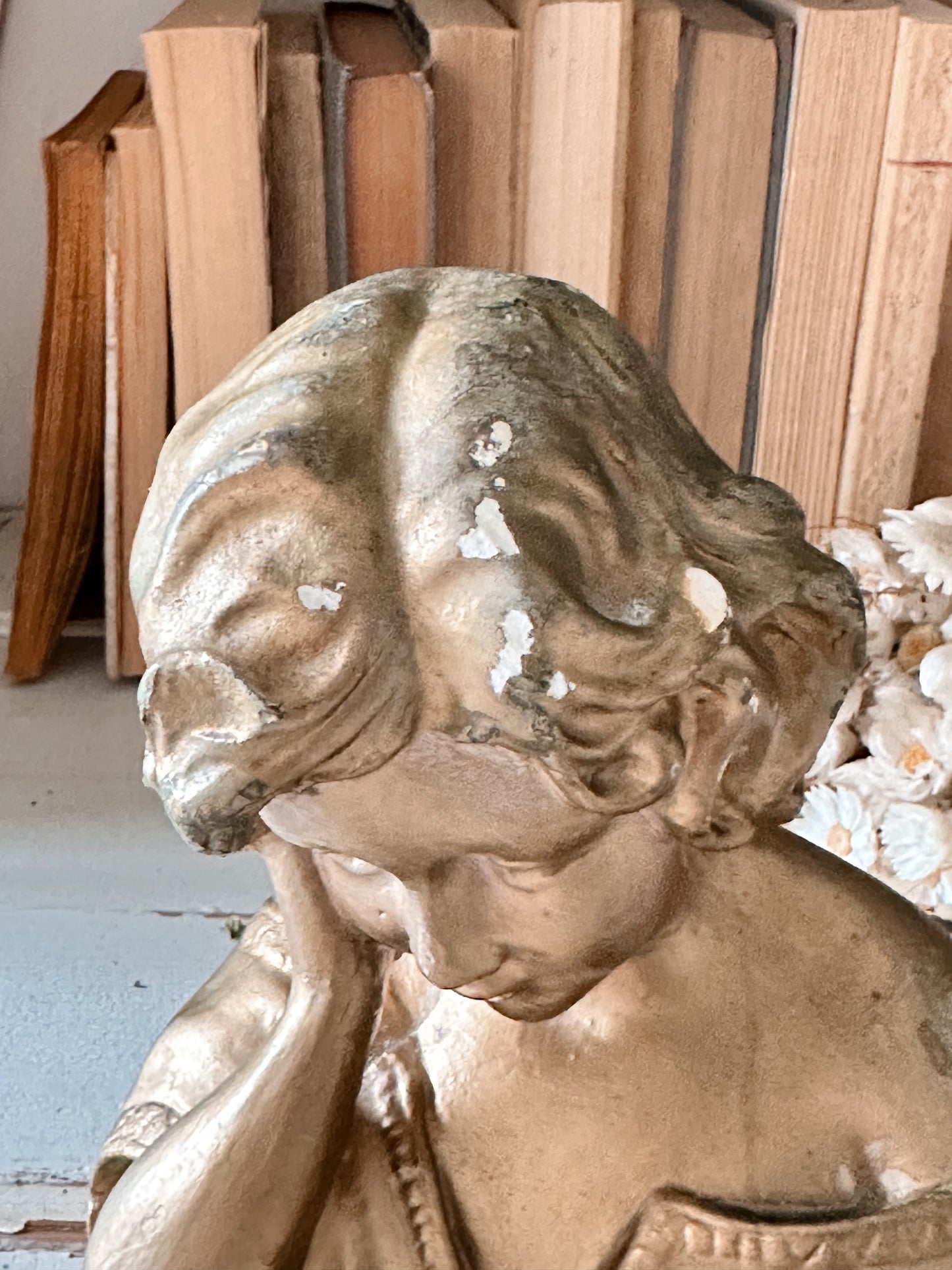 Vintage Plaster Statue (Lecture)