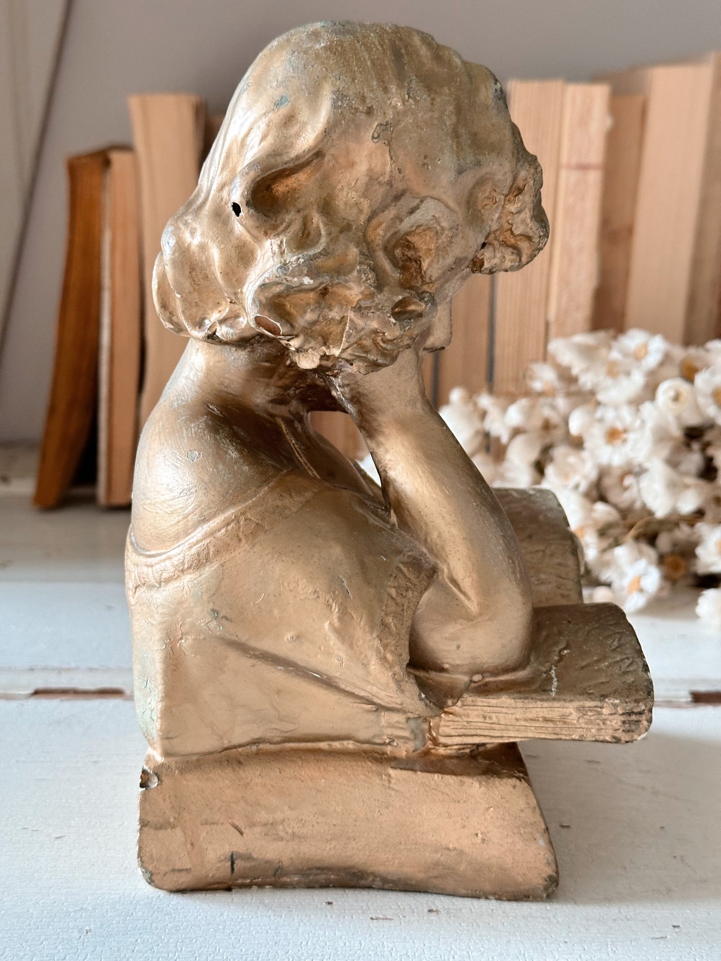 Vintage Plaster Statue (Lecture)