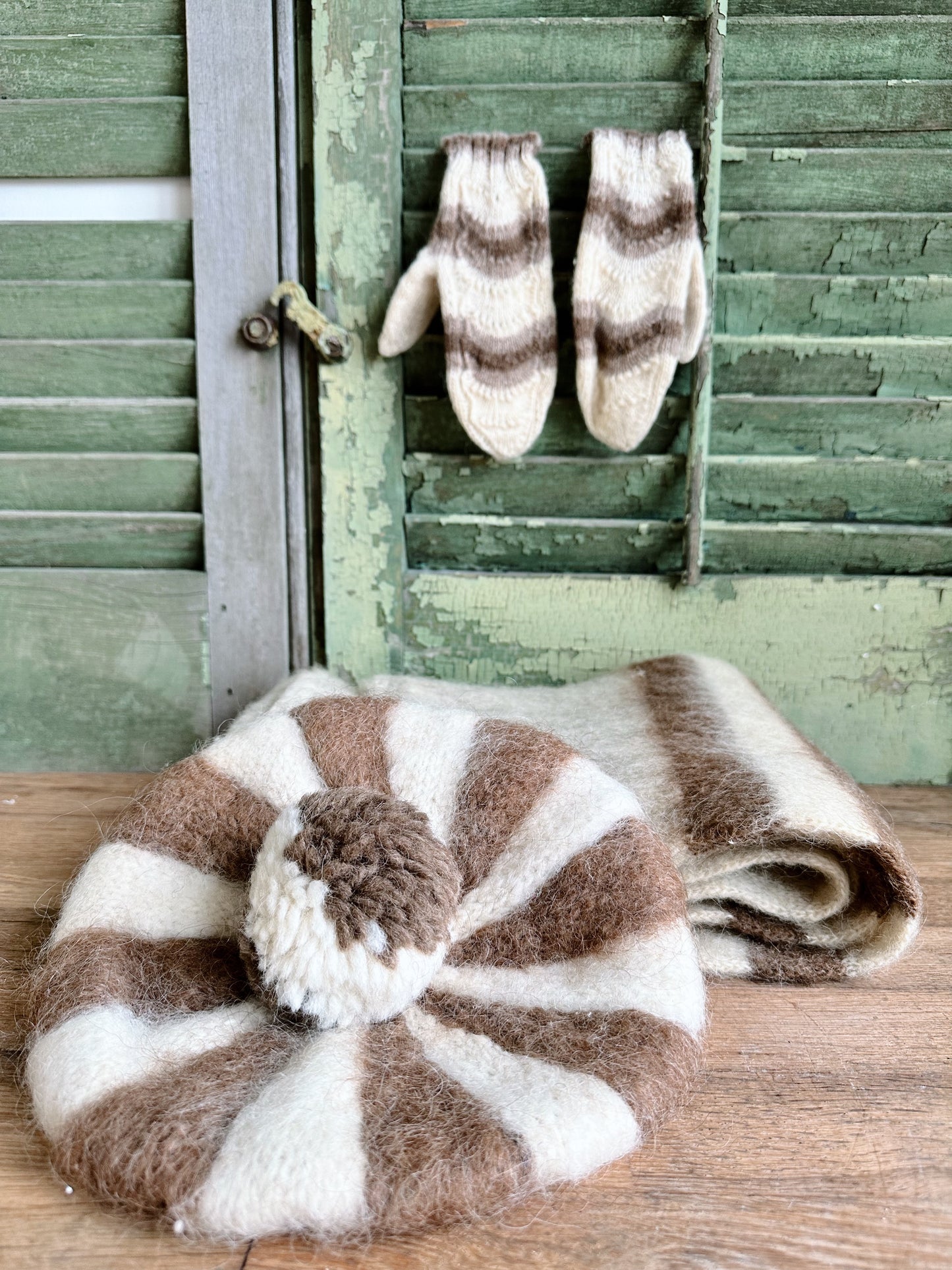 Vintage Wool Hat, Mittens & Scarf Set