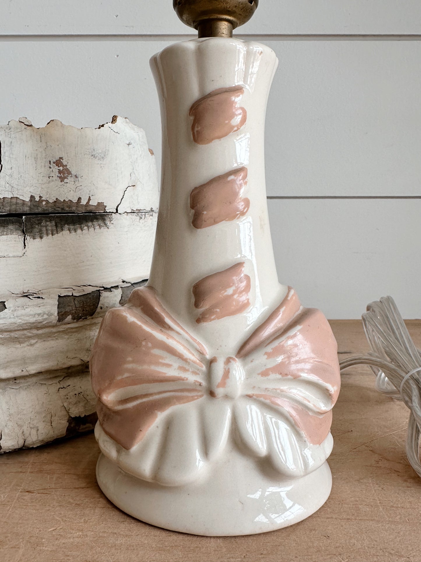 Vintage Porcelain Boudoir Bow Lamp