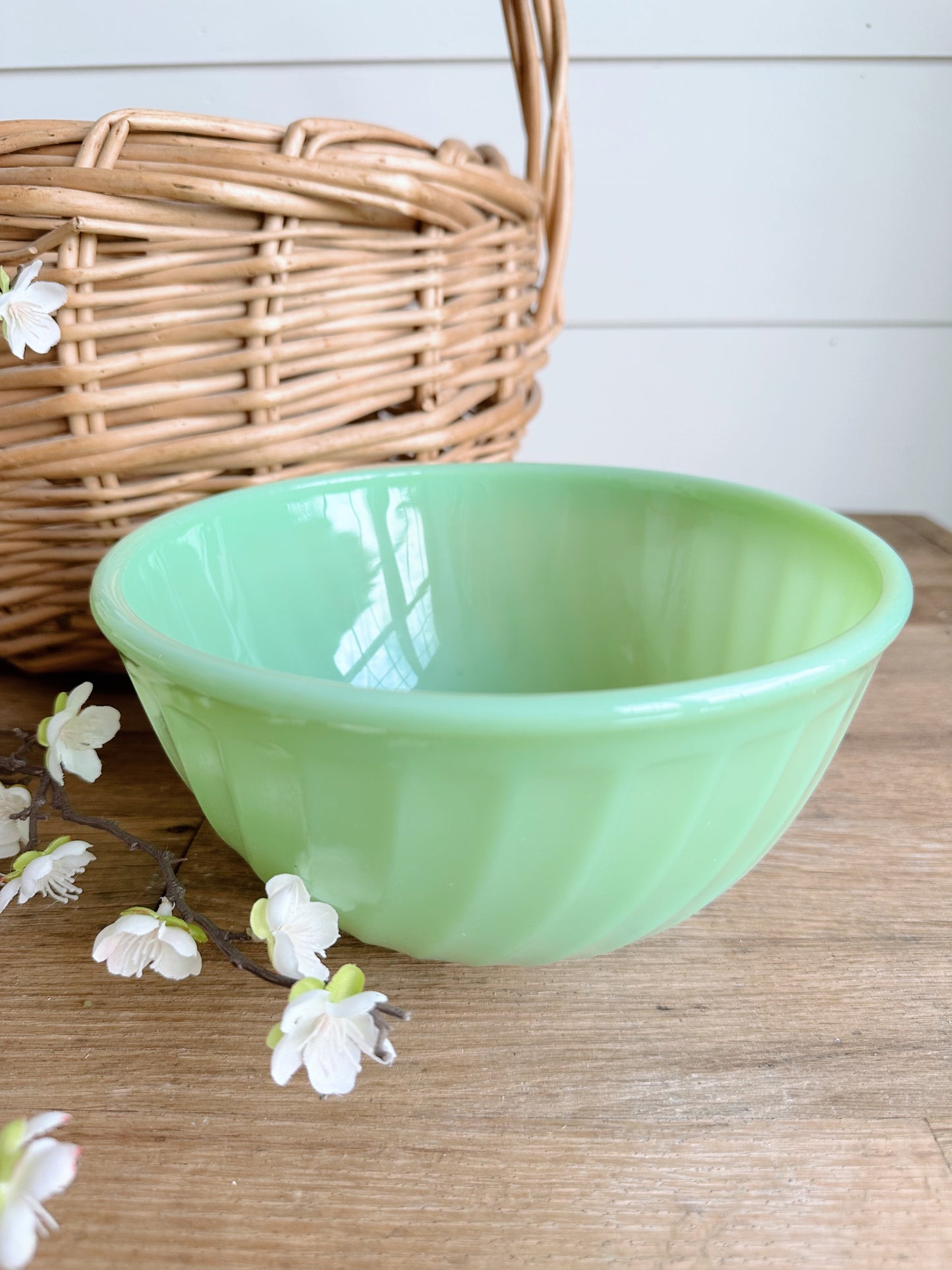 Vintage Fire King Jadeite Swirl Bowl