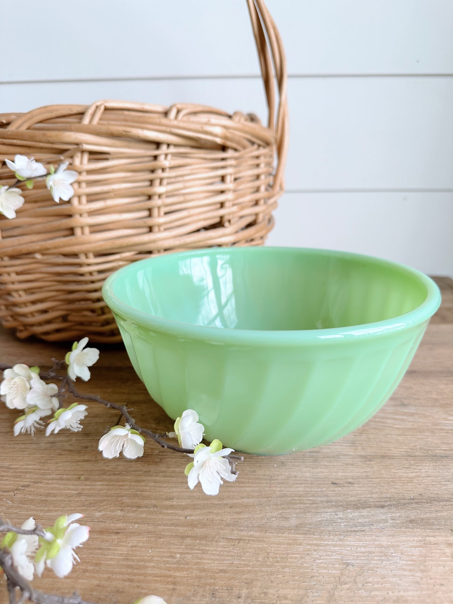 Vintage Fire King Jadeite Swirl Bowl