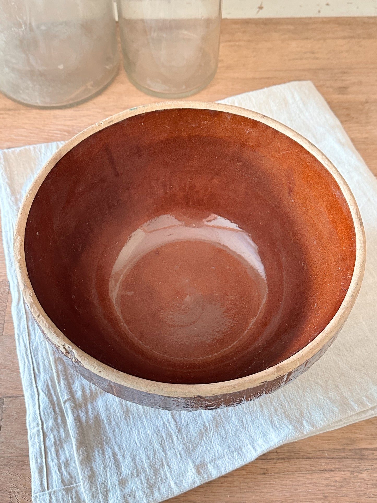 Vintage Picket Fence Stoneware Bowl in Brown