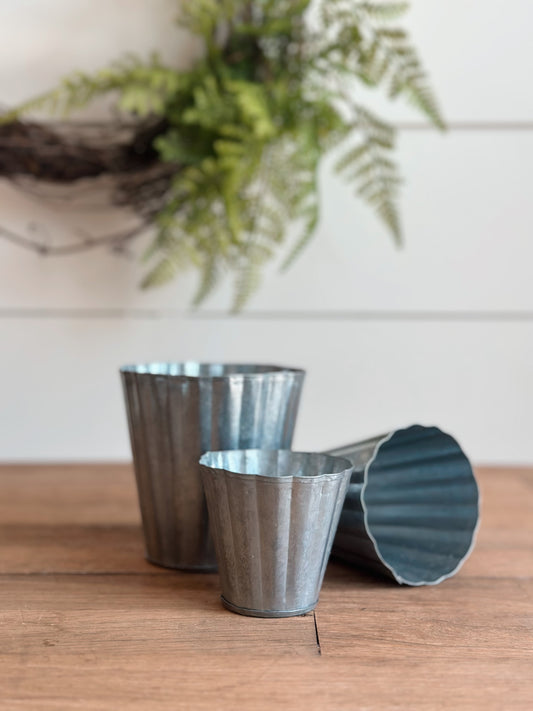 Set Of 3 Fluted Tin Pots