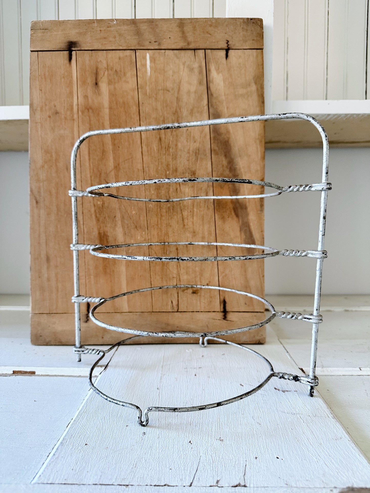 Four Tier Vintage Pie Holder & Two Ironstone Plates