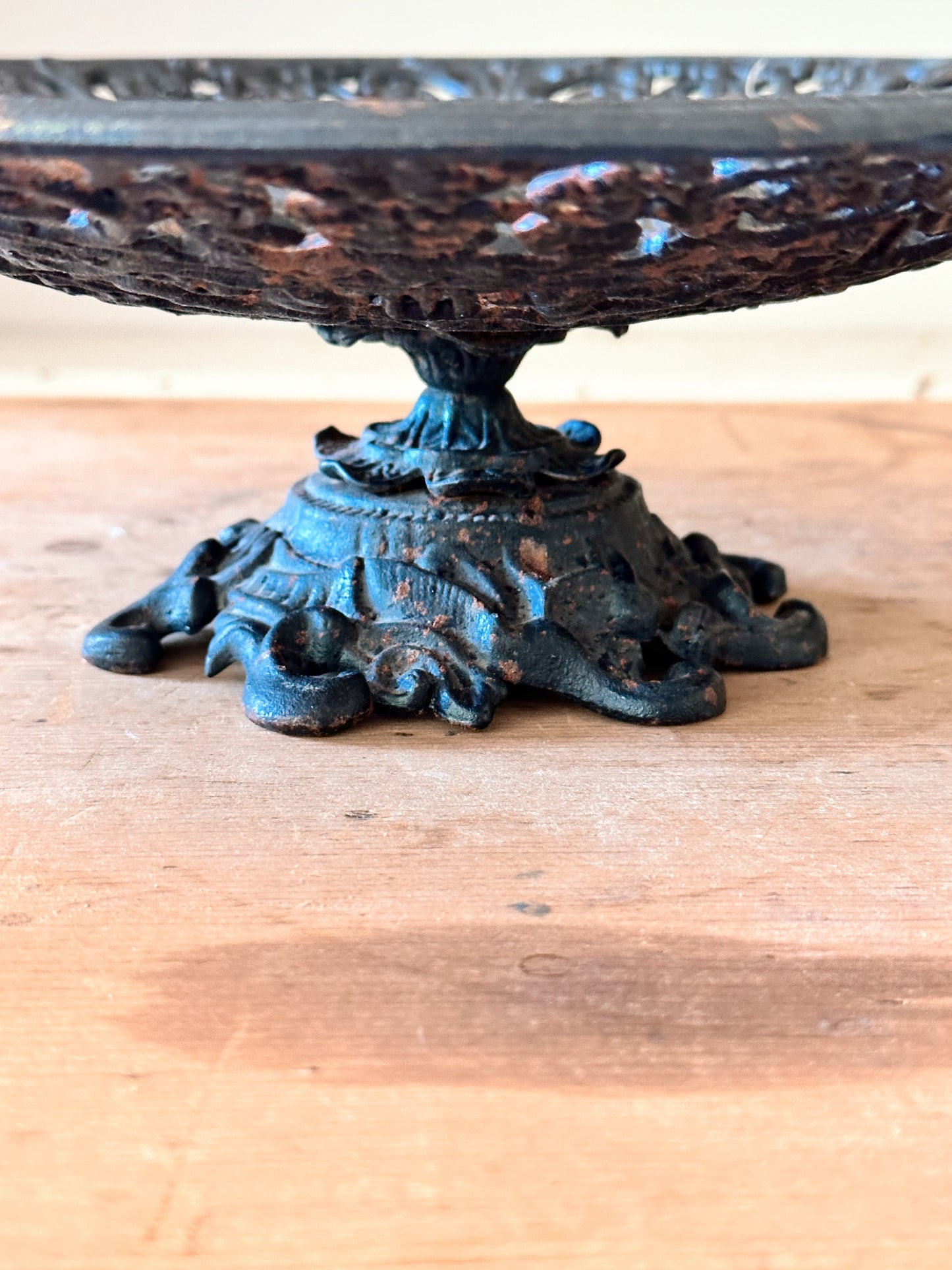 Vintage Cast Iron Pedestal Piece