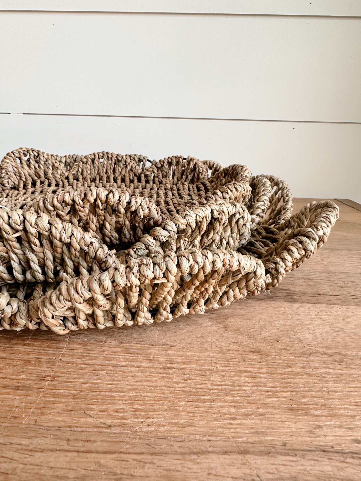Scalloped Woven Trays
