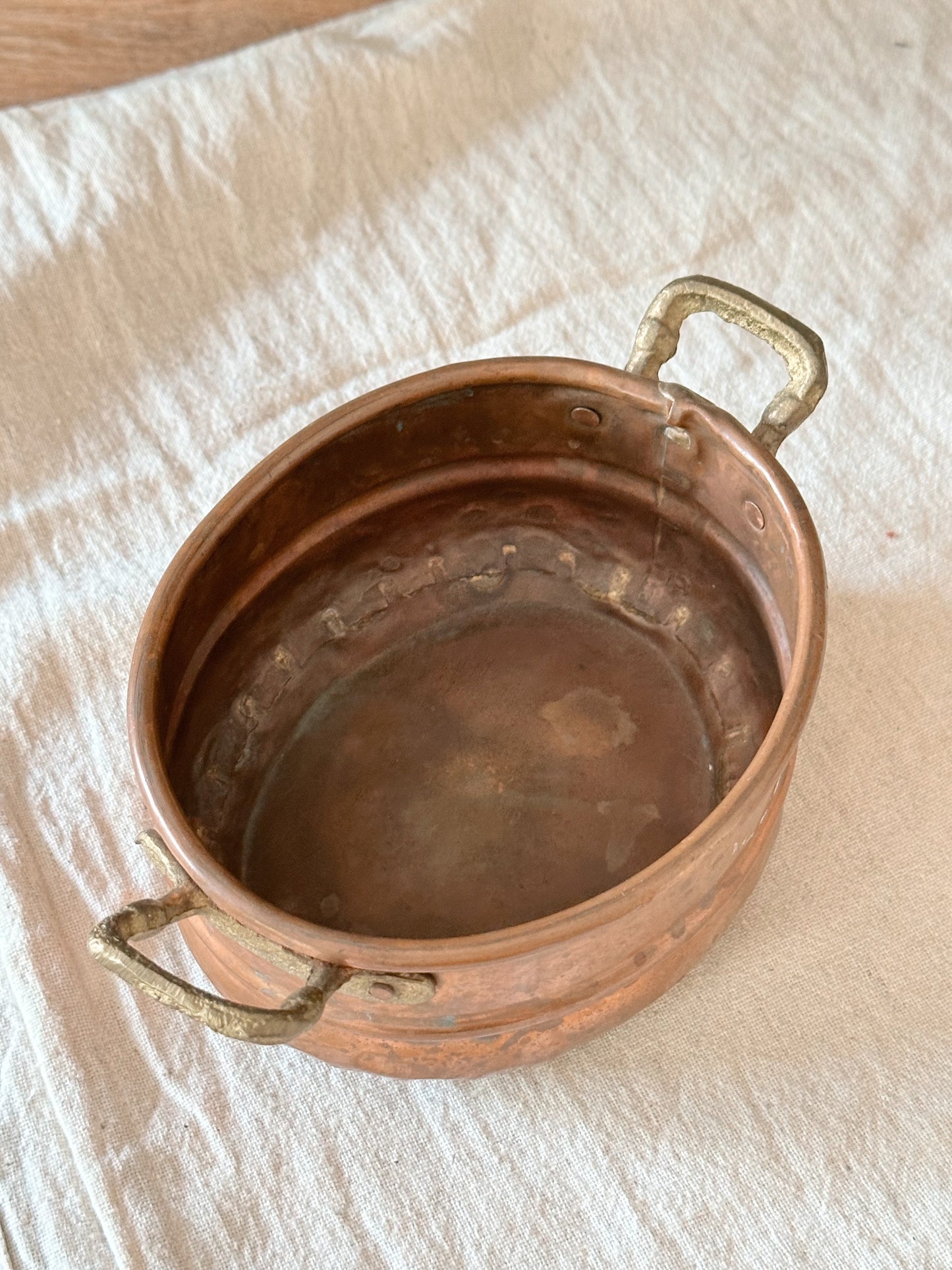 Small Oval Copper Pot