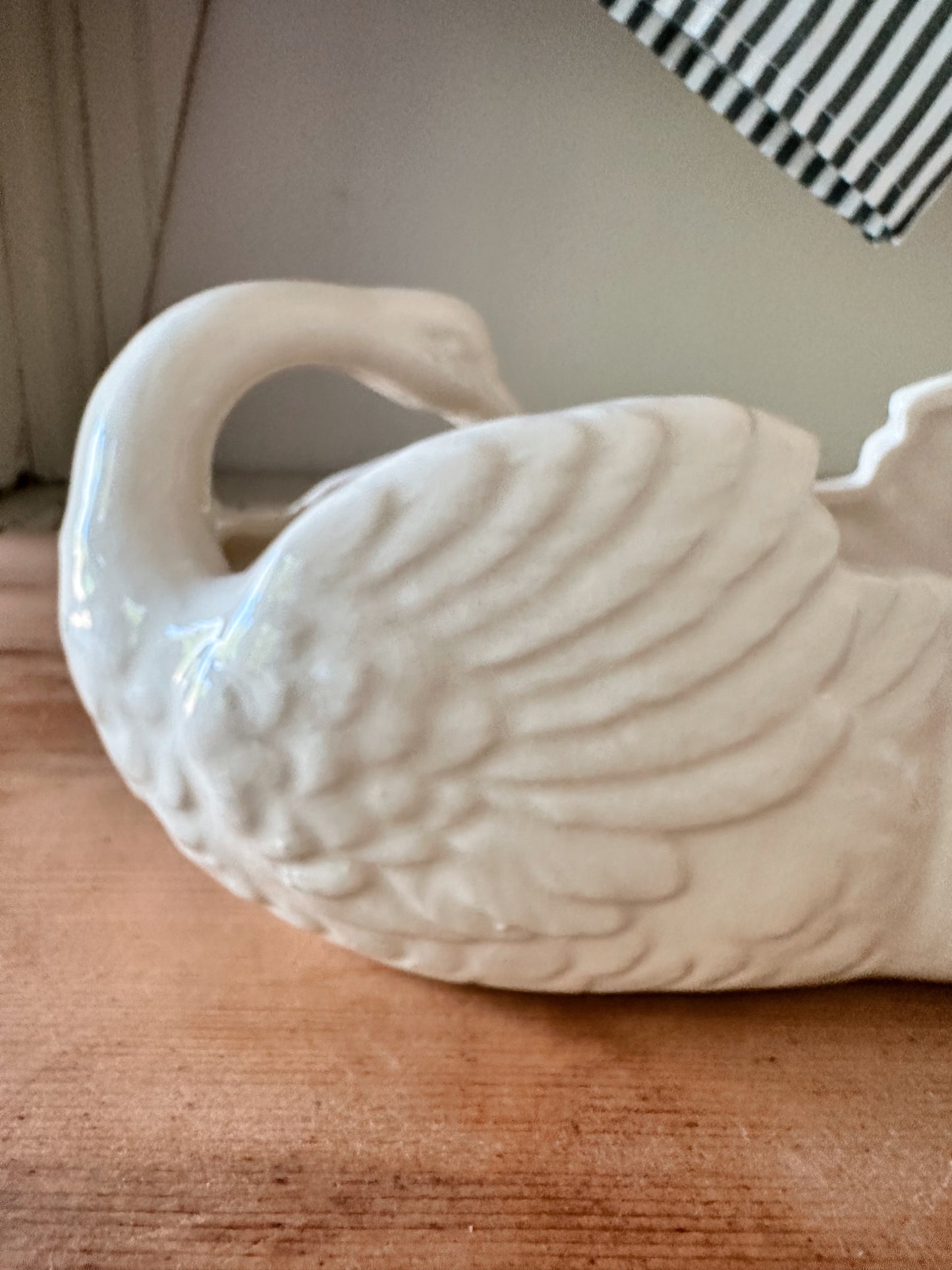 Lovely Vintage Swan Planter