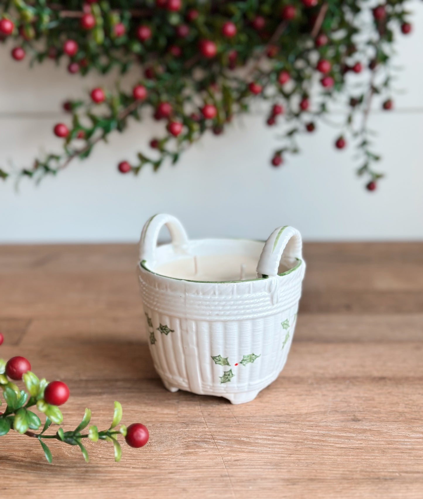 Gingerbread Cookie (new recipe) Vintage Vessel Candle, Holly Berry Basket