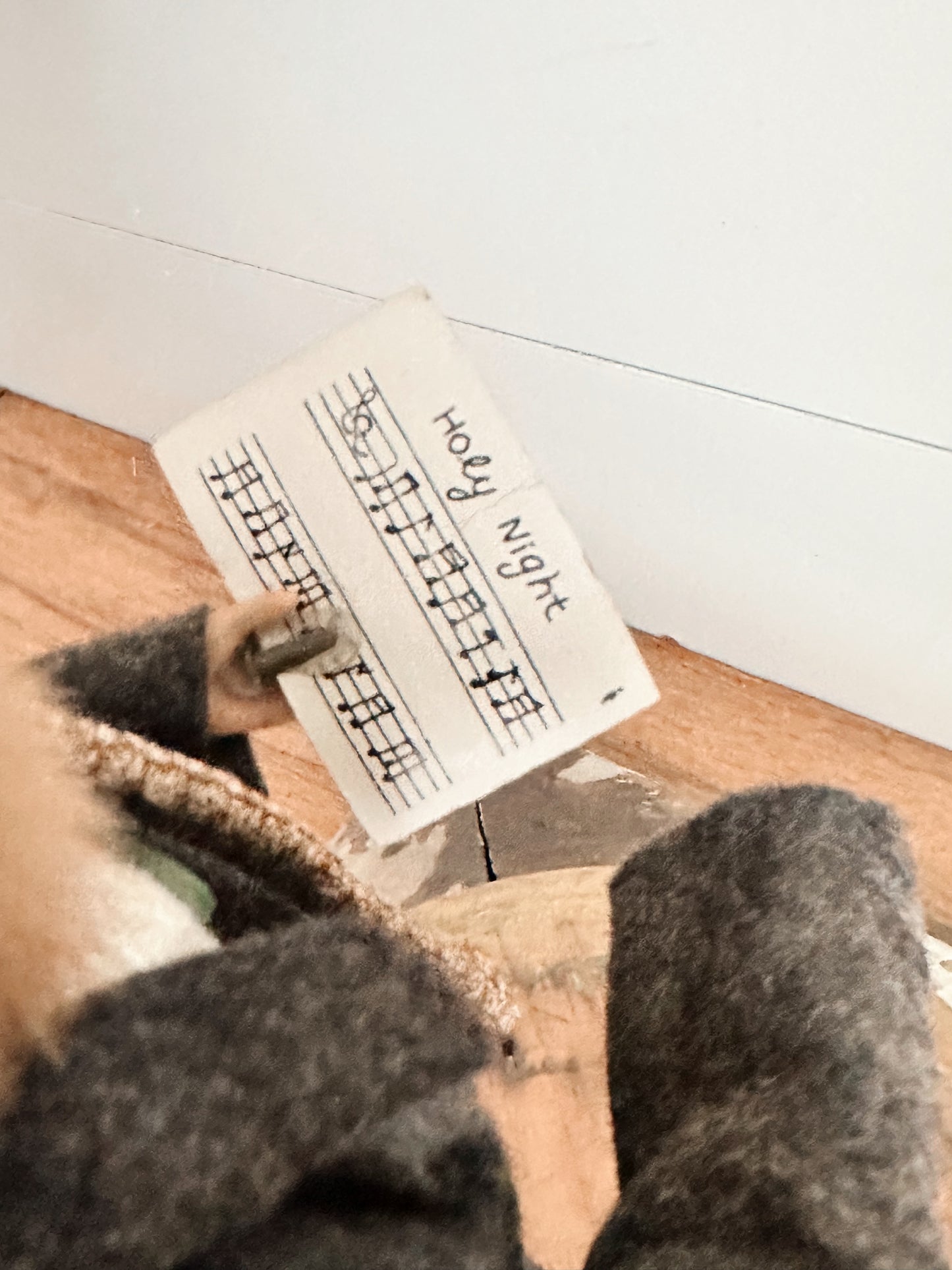 Vintage Victorian Style Caroler