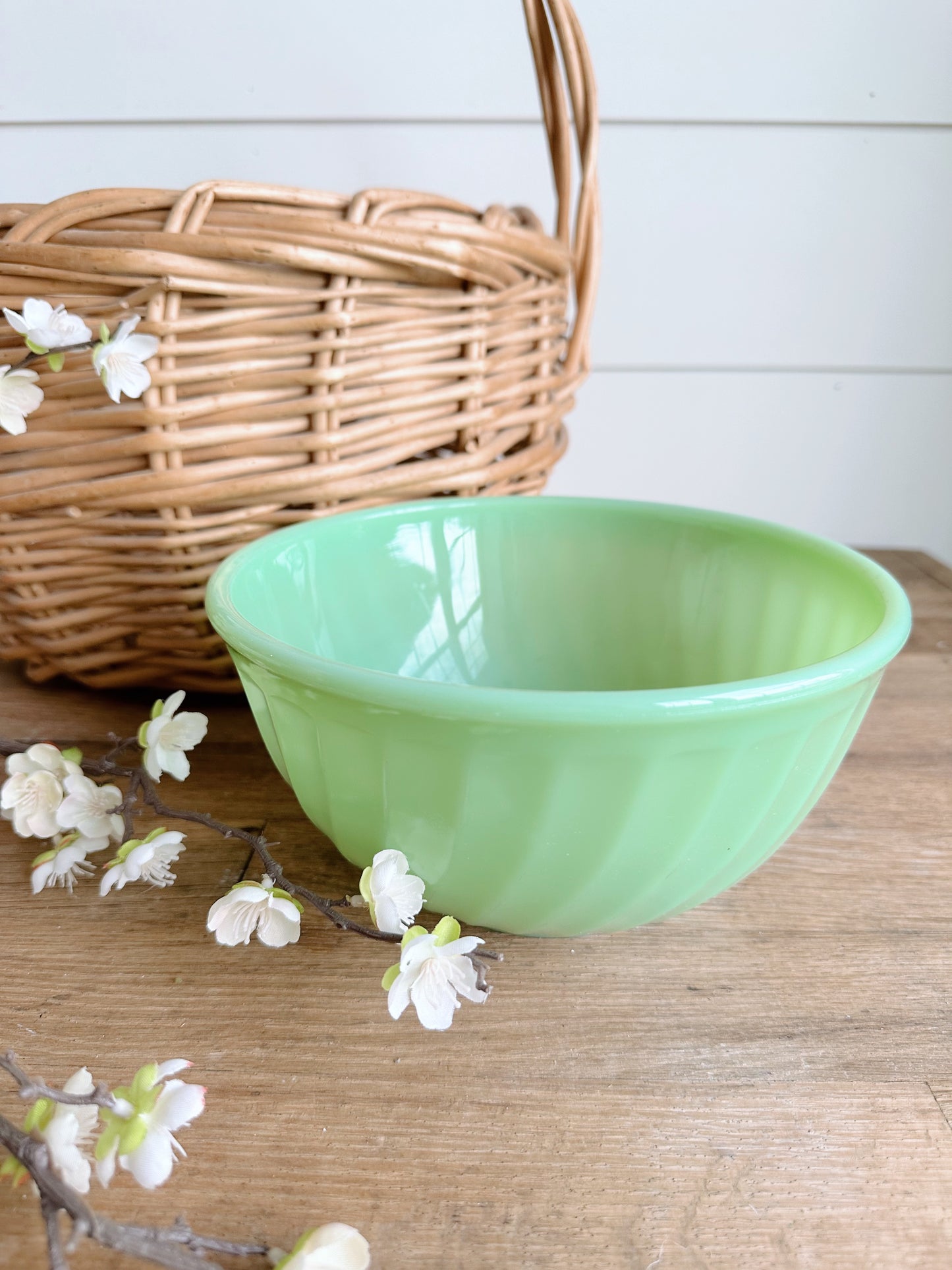 Vintage Fire King Jadeite Swirl Bowl