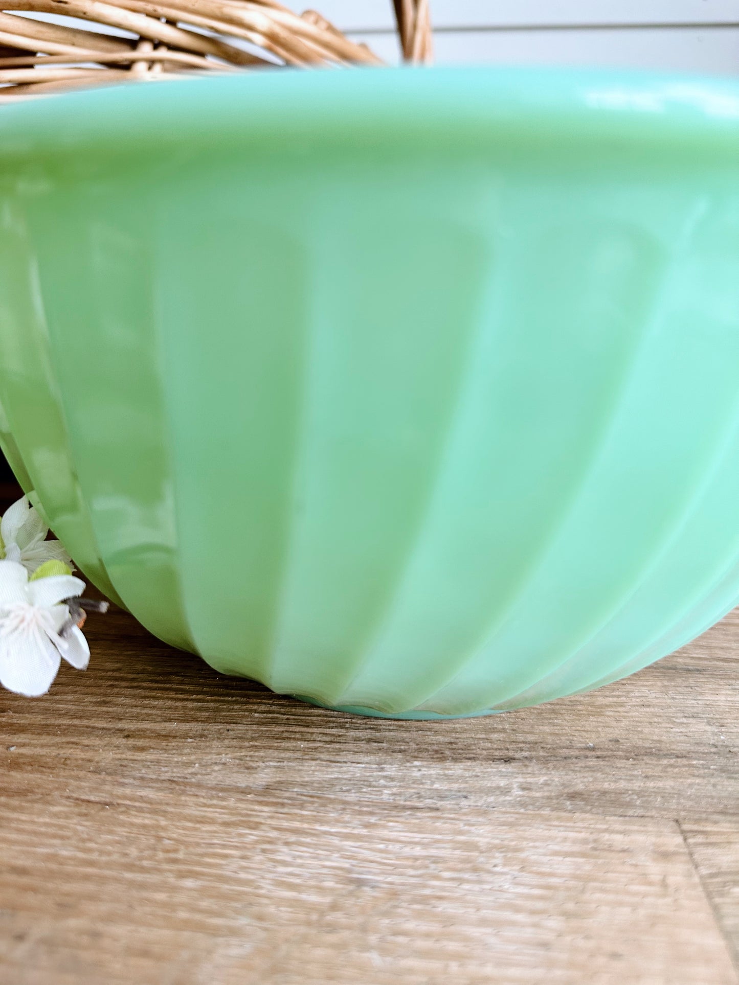 Vintage Fire King Jadeite Swirl Bowl