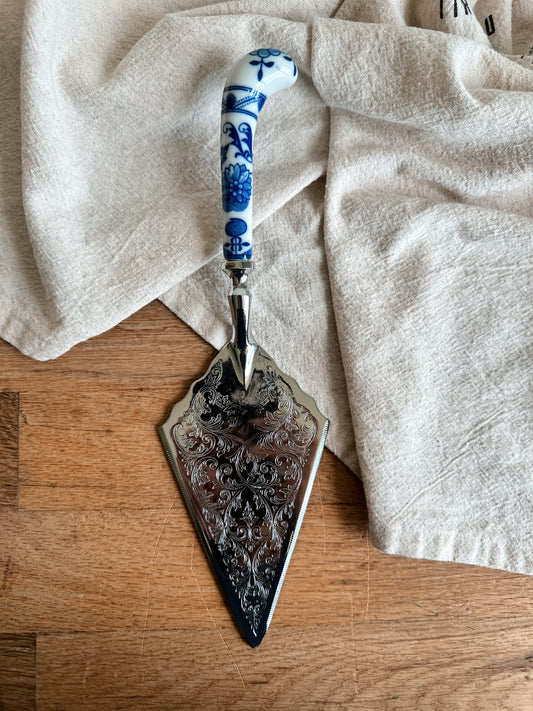 Vintage Prill Silver Co. Pie Server, Blue Onion Style