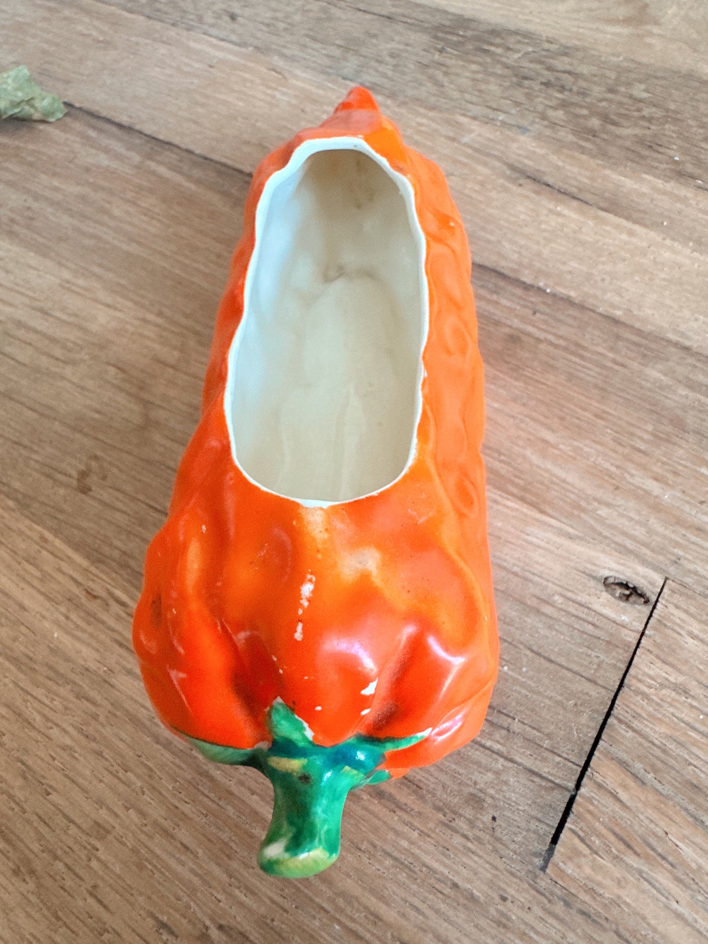 Vintage Carrot/Pepper Planter