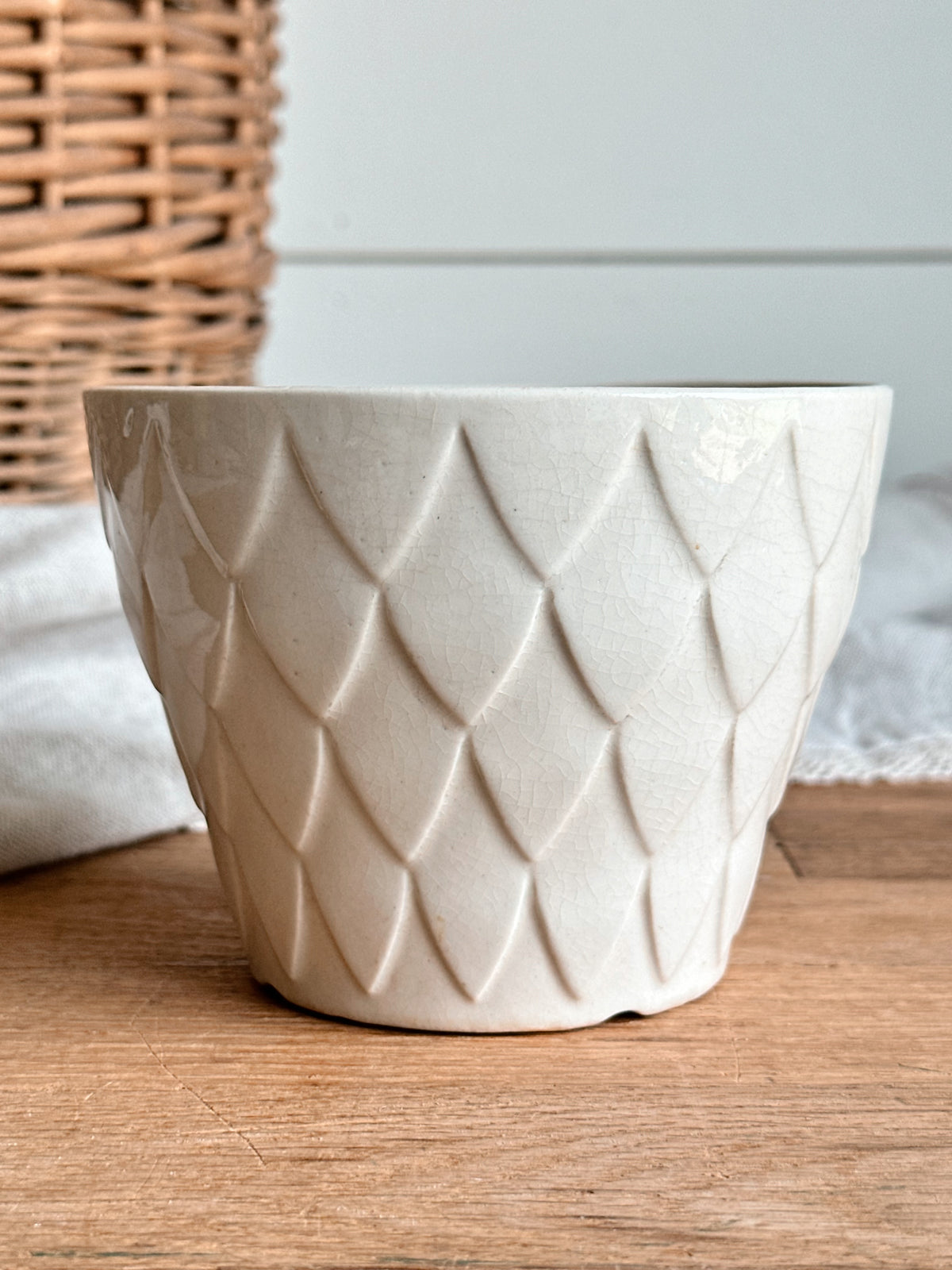 Vintage White Fish Scale USA Planter