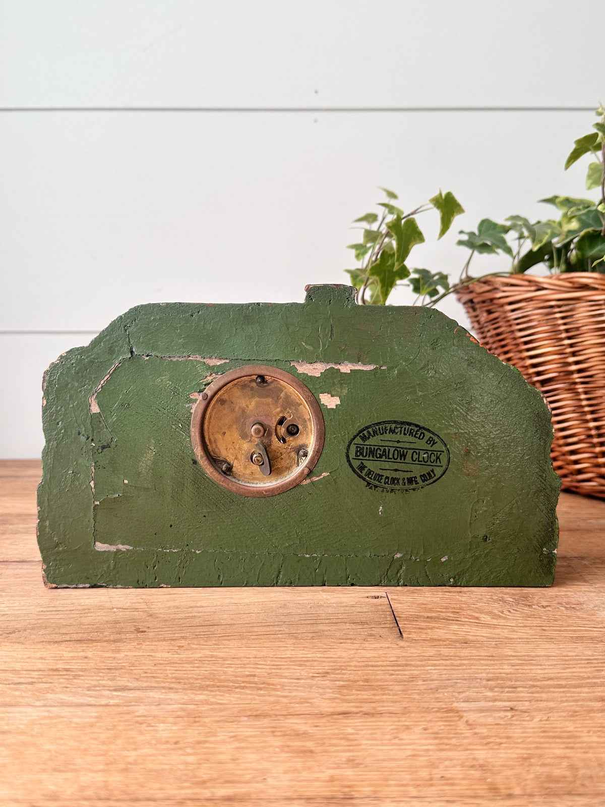 Vintage Bungalow Clock