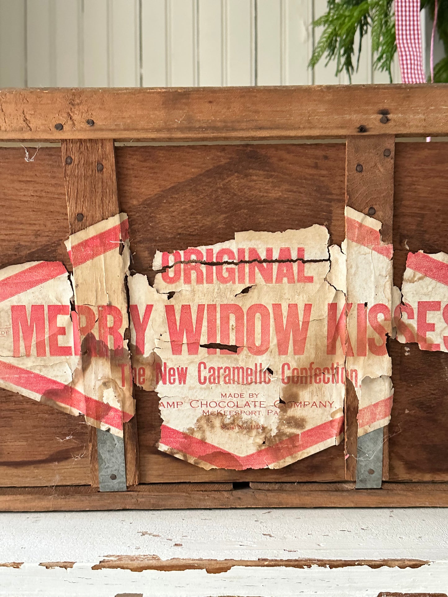 Large Vintage Merry Widow Kisses Candy Crate