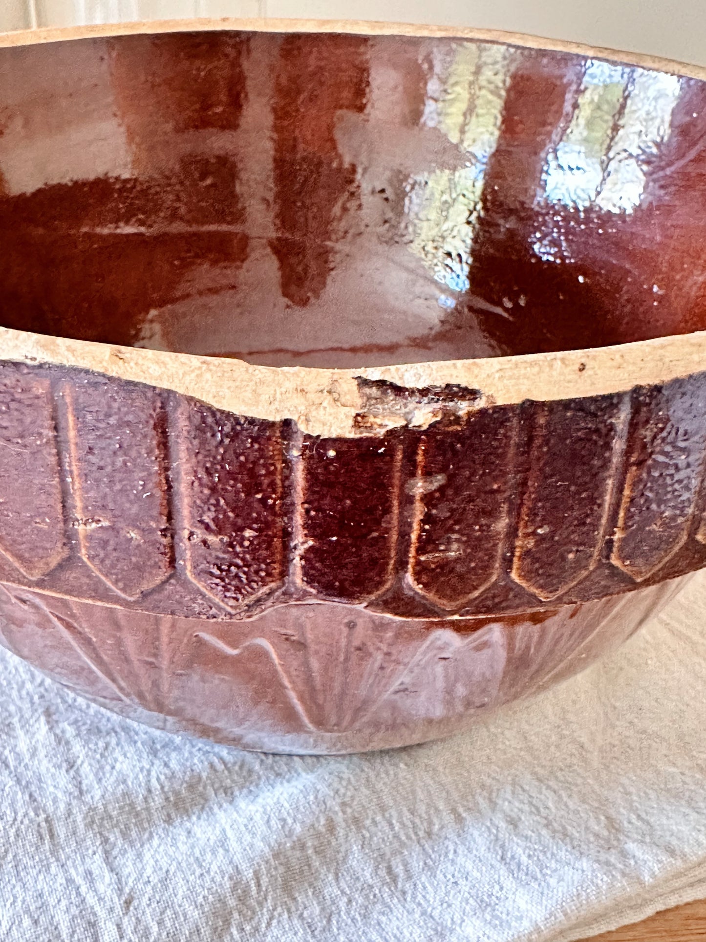 Vintage Picket Fence Stoneware Bowl in Brown