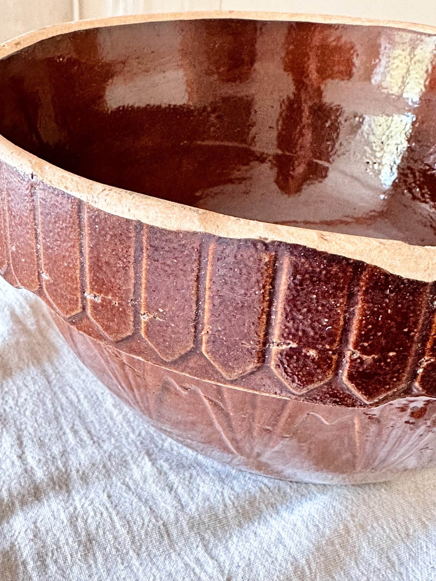 Vintage Picket Fence Stoneware Bowl in Brown