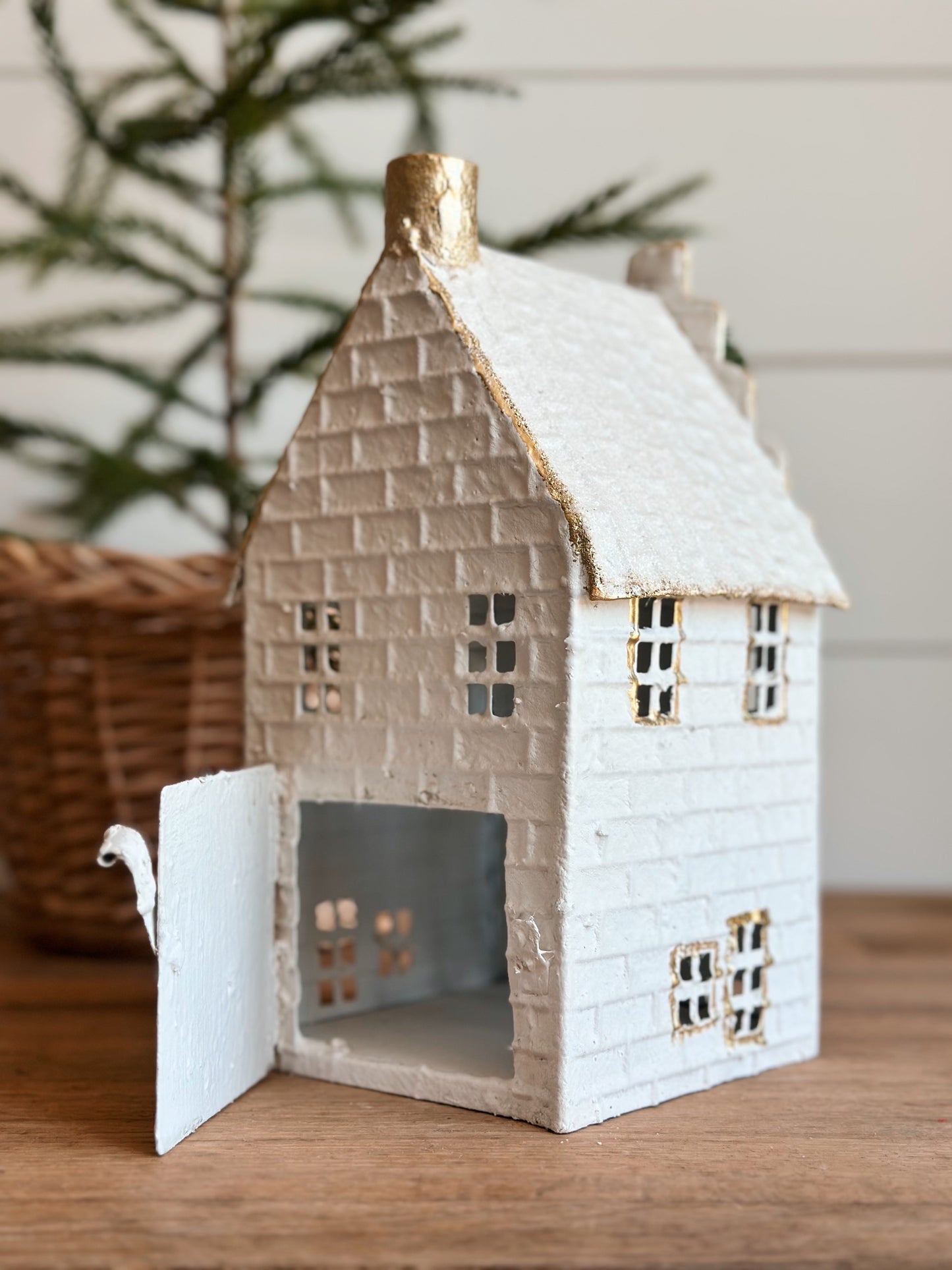 Snowy Manor Luminary