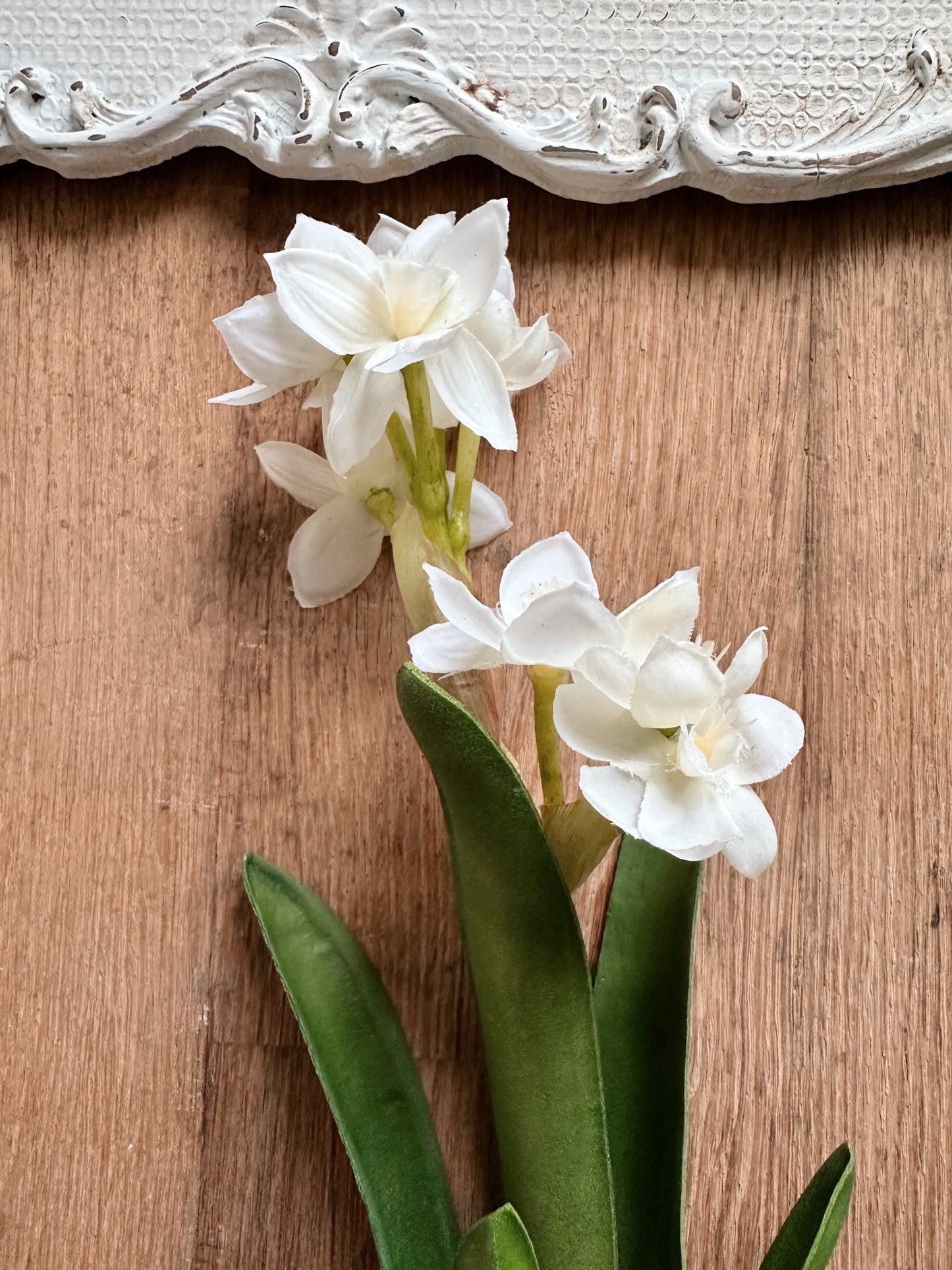 Faux White Daffodil Bulb Stem