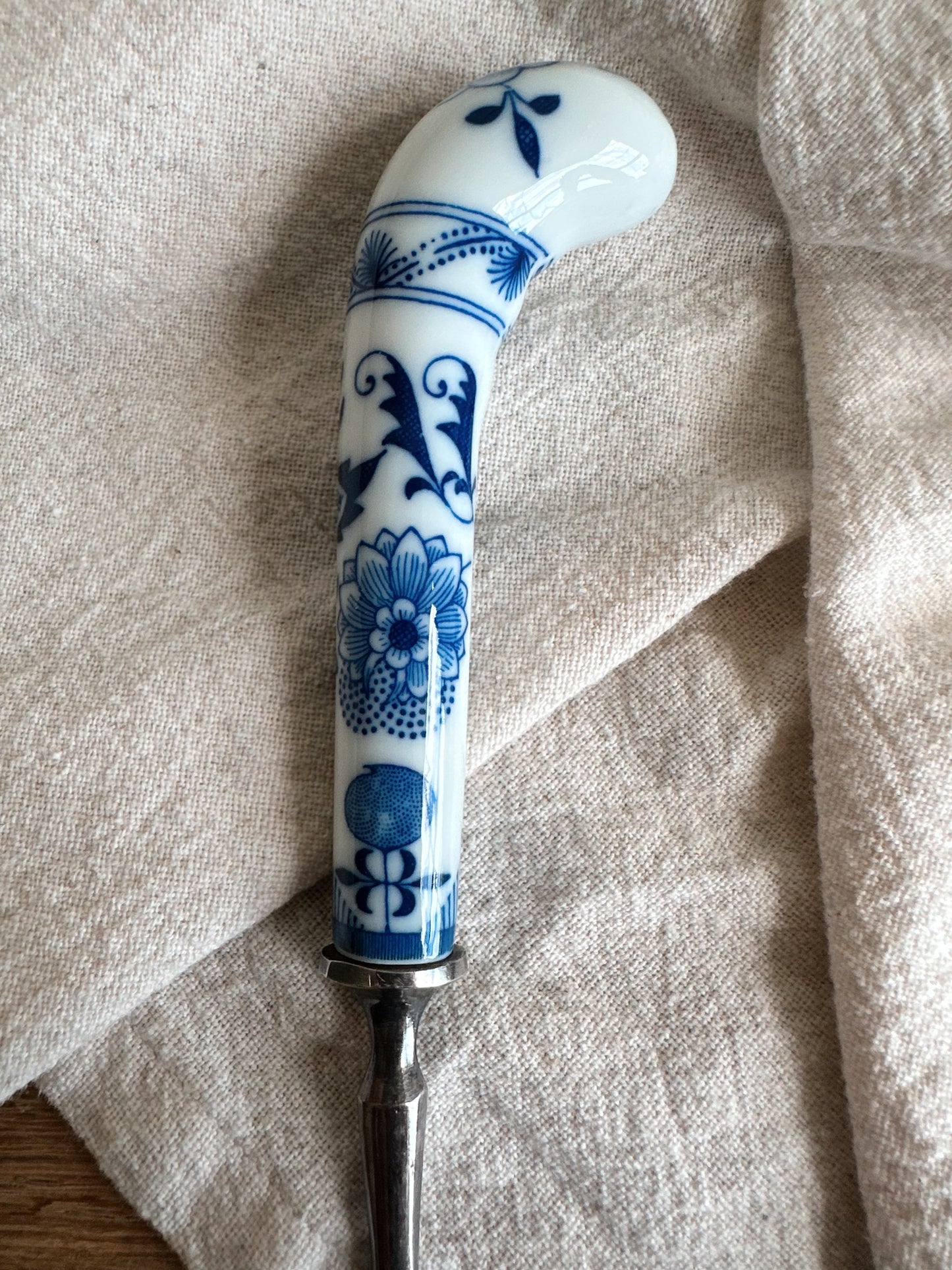 Vintage Prill Silver Co. Pie Server, Blue Onion Style