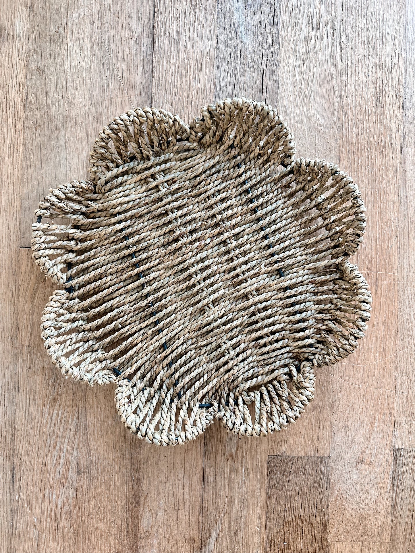 Scalloped Woven Trays