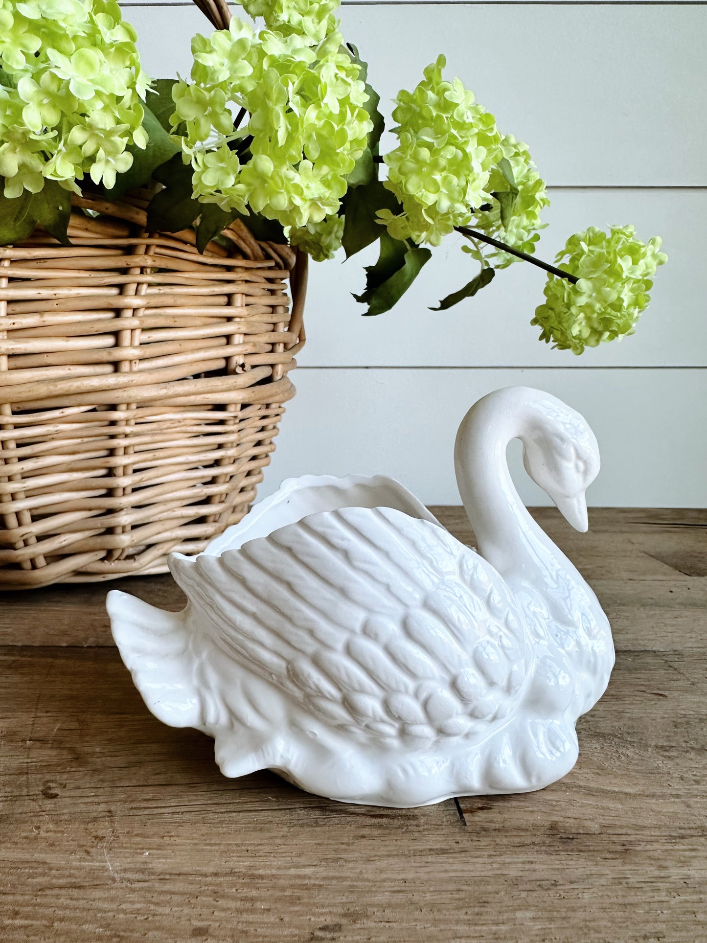 You Choose the Scent - Ceramic Swan Vintage Vessel Candle