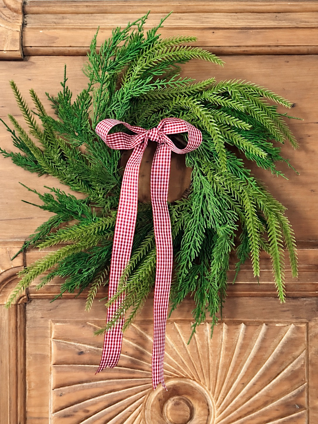 Wispy Soft Touch Redwood & Cedar Wreath